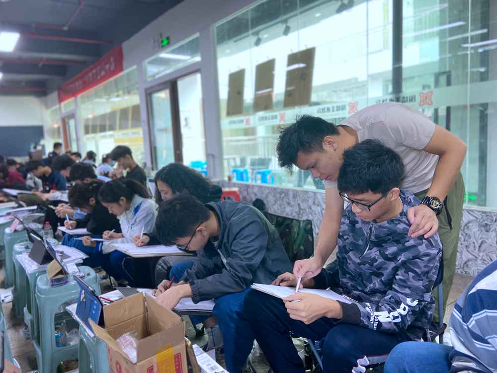 經過廣州美術高考班圍墻魔鬼特訓后的你們！聯考一定必勝，06