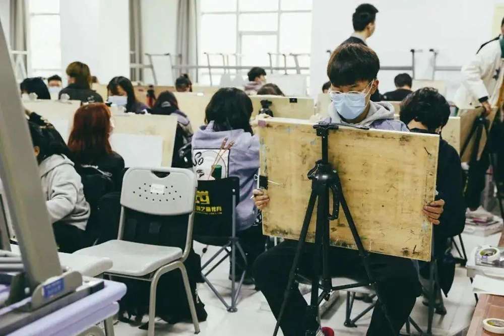 21年美術(shù)統(tǒng)考考多少才能通過？廣州美術(shù)高考班建議美術(shù)生要重視,02