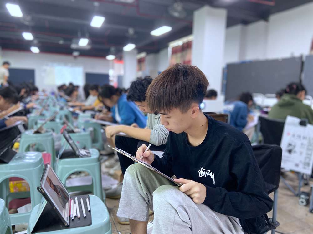 經過廣州美術高考班圍墻魔鬼特訓后的你們！聯考一定必勝，12