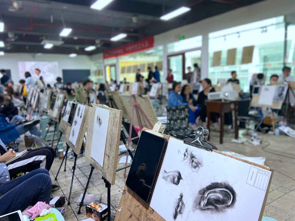 經過廣州美術高考班圍墻魔鬼特訓后的你們！聯考一定必勝，19