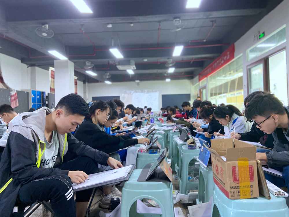 經過廣州美術高考班圍墻魔鬼特訓后的你們！聯考一定必勝，15