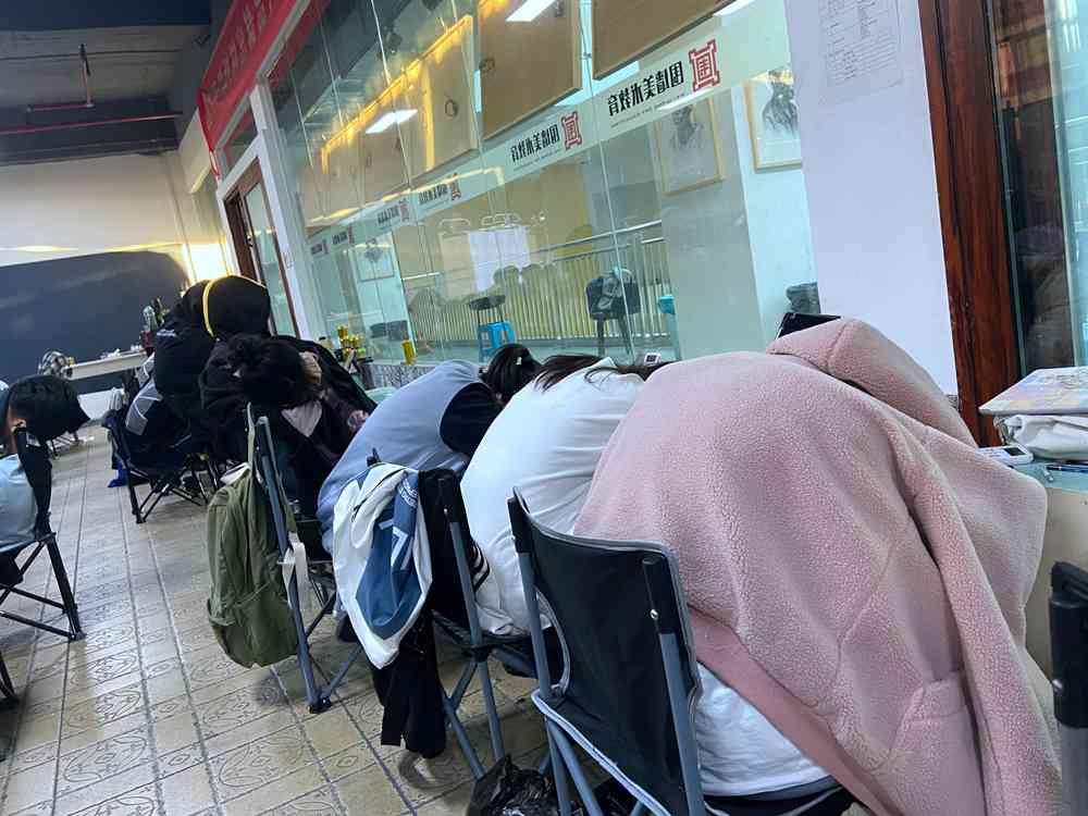 經過廣州美術高考班圍墻魔鬼特訓后的你們！聯考一定必勝，17